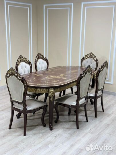 Кухонный стол и стулья