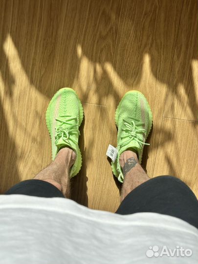 Кроссовки Adidas Yeezy Boost 350 v2 Glow