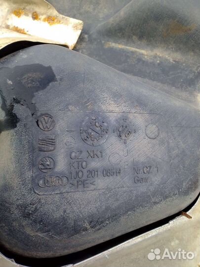 Бак топливный бак на Skoda Octavia tuor A4