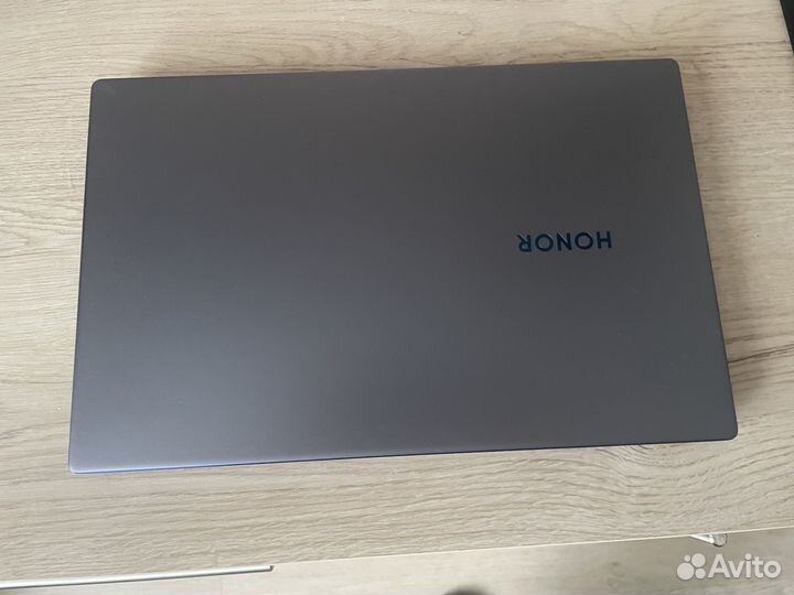 Honor magicbook 15 amd ryzen 5 3500u 8+256gb