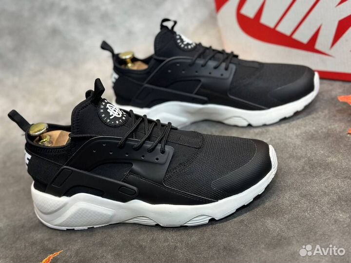 Nike air Huarache черные бел.подошва разм. 43