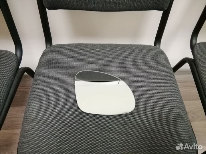 Стекло для правого зеркала Шкода Йети