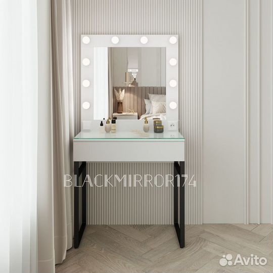 Макияжный столик лофт с зеркалом в раме