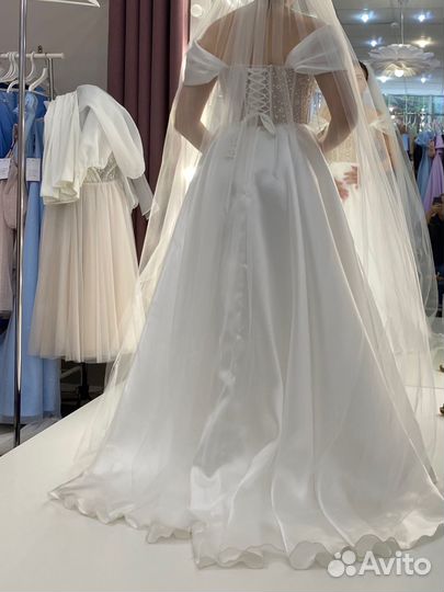 Свадебное платье