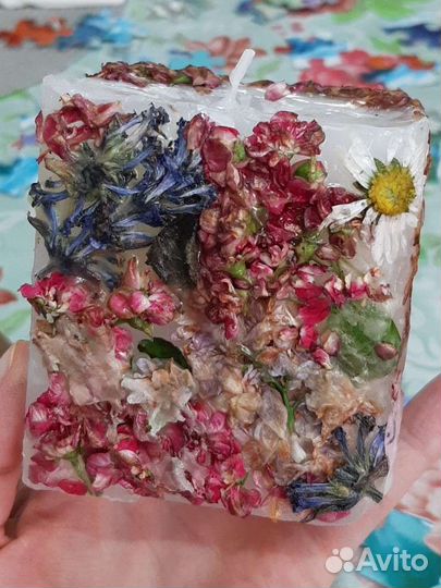 Свеча ручной работы с сухоцветами