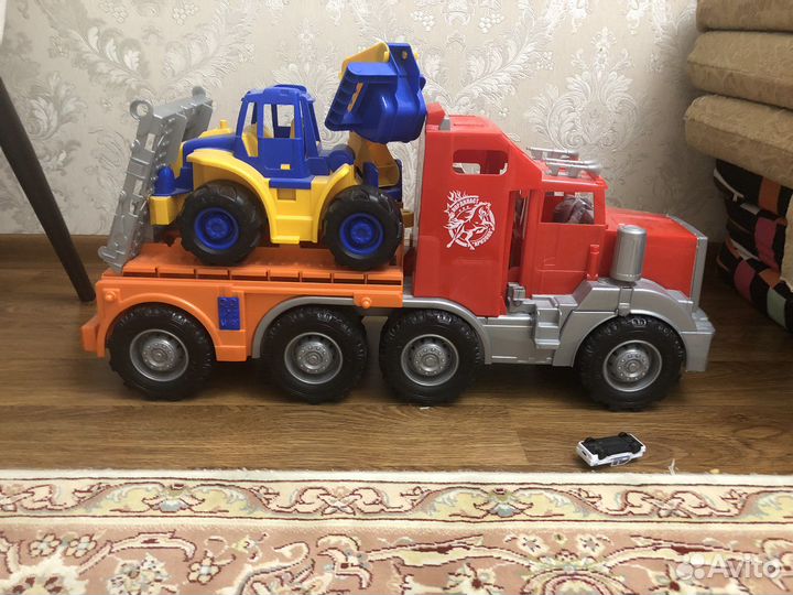 Трактор экскаватор