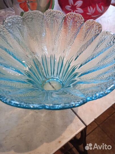 Вазы урановое, медовое, рубиновое стекло