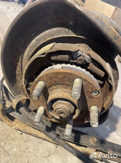 Ступица задняя левая Subaru Forester SF5