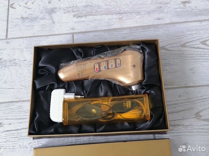 Аппарат deaura для ухода за лицом 