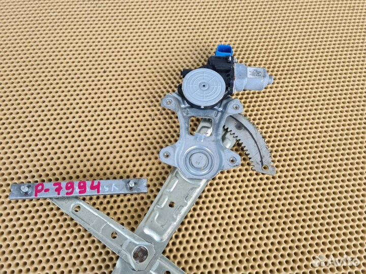 Стеклоподъемник задний правый Infiniti M25 M37 Q70