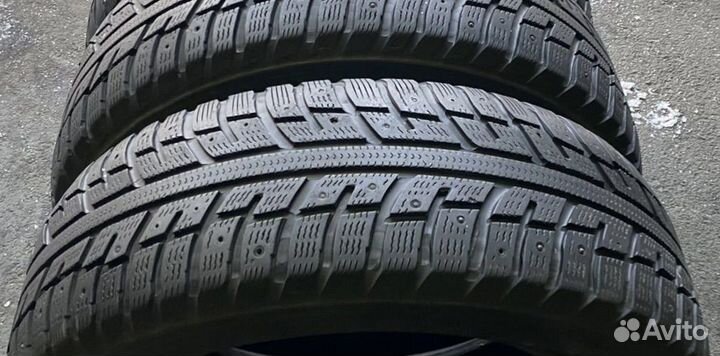 Kumho I'Zen KW22 215/65 R16