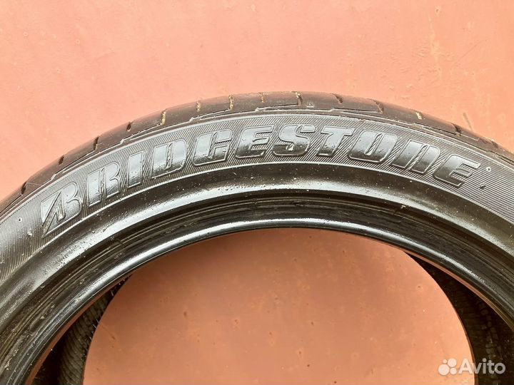 Bridgestone TS-02 215/50 R17 91