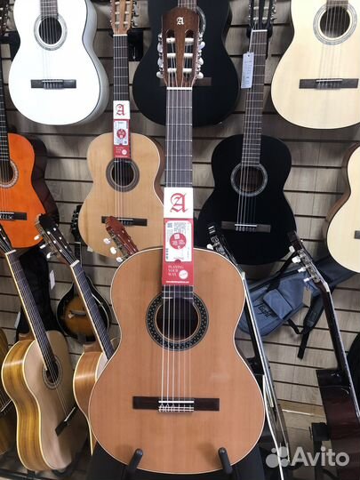 Классическая гитара Alhambra 1C HT 4/4 (Испания)