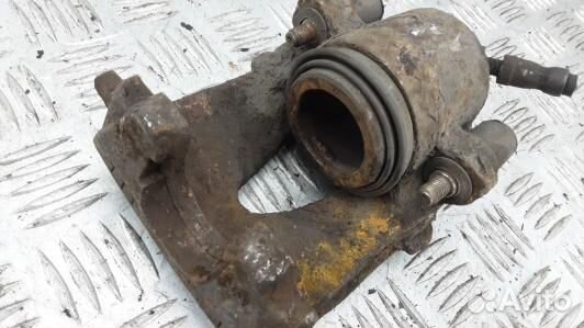 Суппорт тормозной передний правый skoda octavia A5