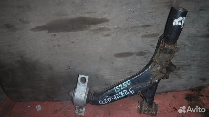 Рычаг передний нижний левый Lexus IS 200/220/250