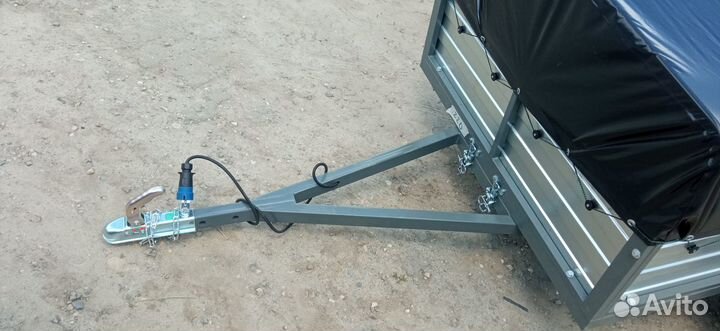 Легковой прицеп 