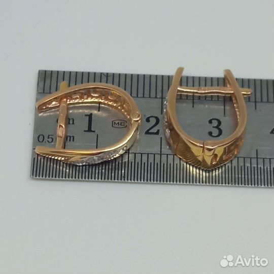 Золотые серьги