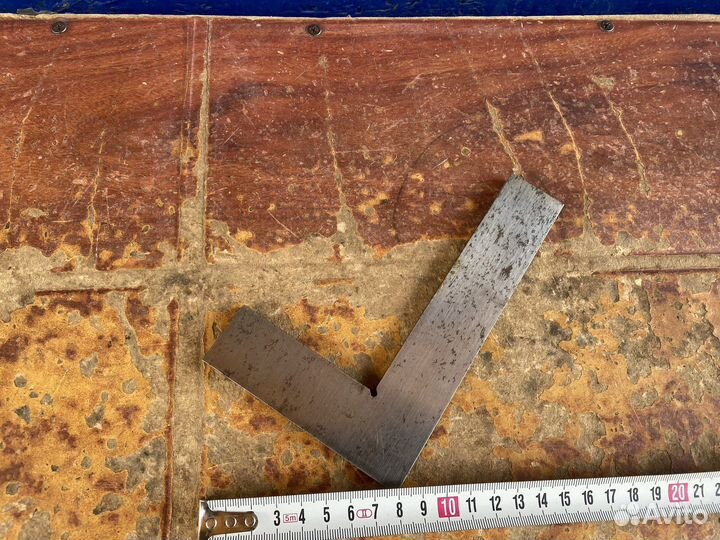 Угольник слесарный средний 2