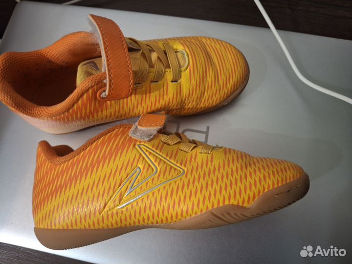 Футзалки демикс