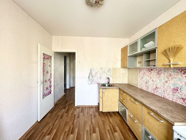 2-к. квартира, 57 м², 4/10 эт.