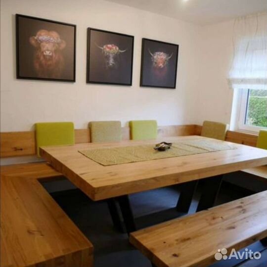 Кухонный уголок со столом