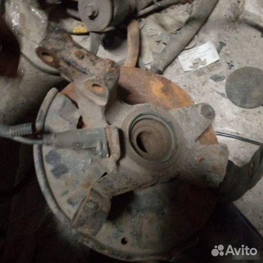 Кулак поворотный левый Kia Spectra