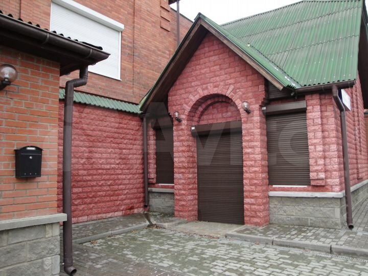 Коттедж 684 м² на участке 13,3 сот.