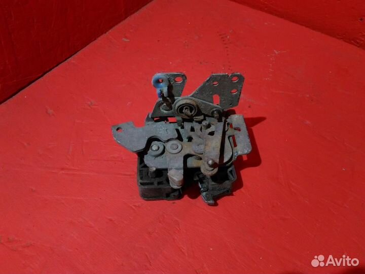 Замок двери задней правой Шкода Фелиция