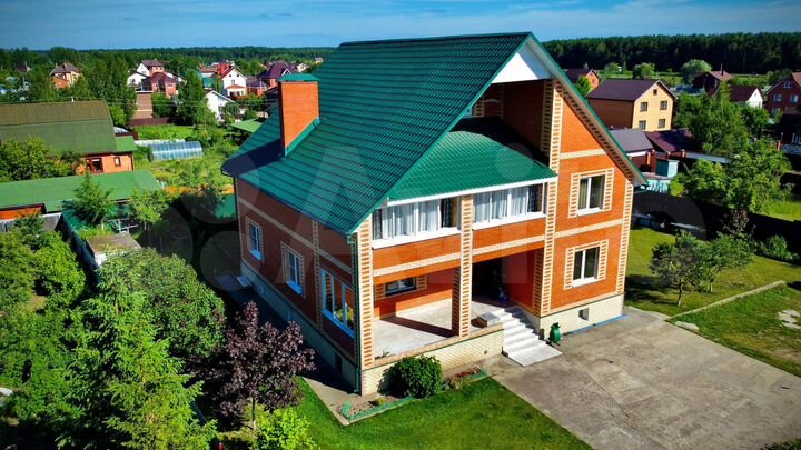 Дом 368 м² на участке 18,5 сот.