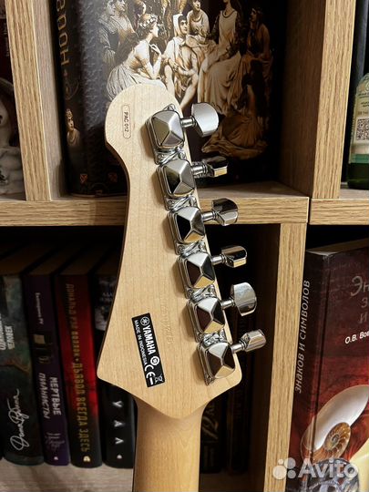 Электрогитара Yamaha Pacifica 012
