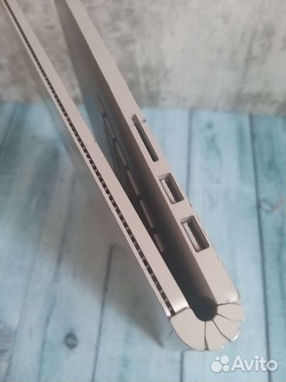 Microsoft Surface Book 2 (i7-8650/16gb/1060/4K)