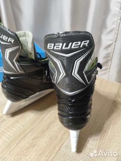 Хоккейные коньки bauer