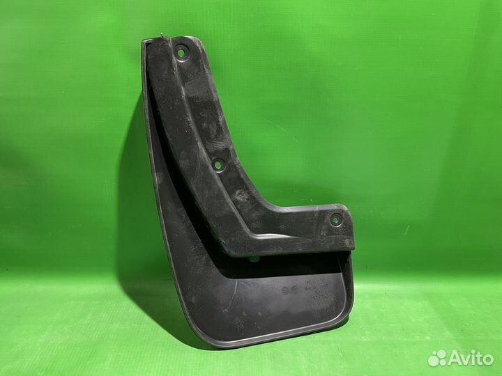 Брызговик задний правый VW Tiguan 2017+