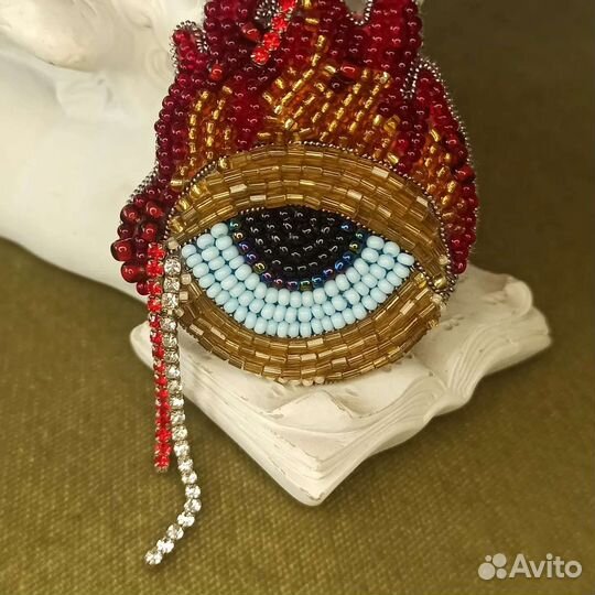 Брошь ручной работы Пламенный глаз