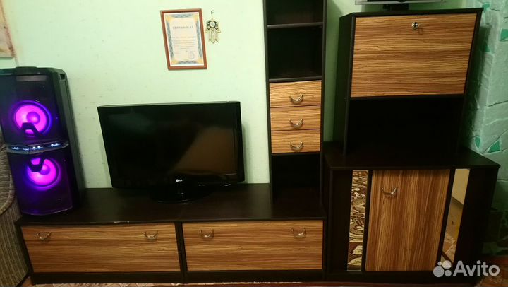 Стенка из 8 шкафчиков