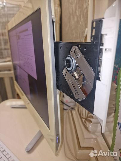 Lenovo c560