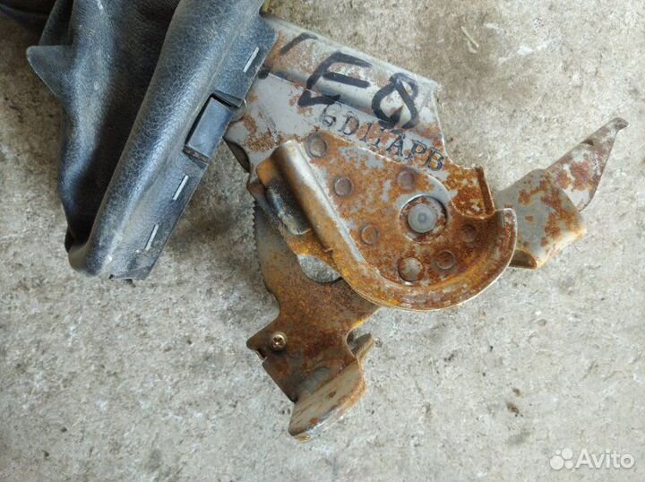 Ручка ручного тормоза Chevrolet Aveo T-200