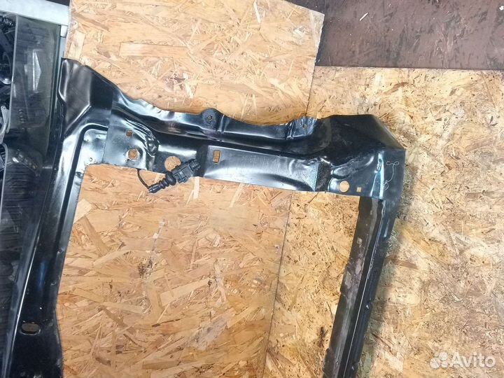 Панель Передний Skoda Octavia A5