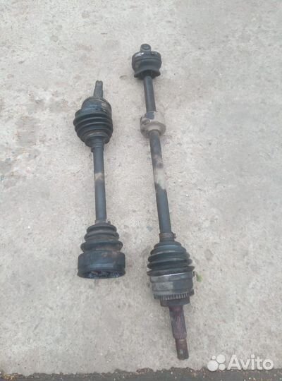 Передние привода для тойота авенсис Т250 1,8