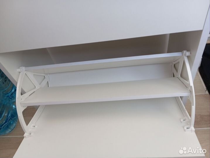 Обувница белая