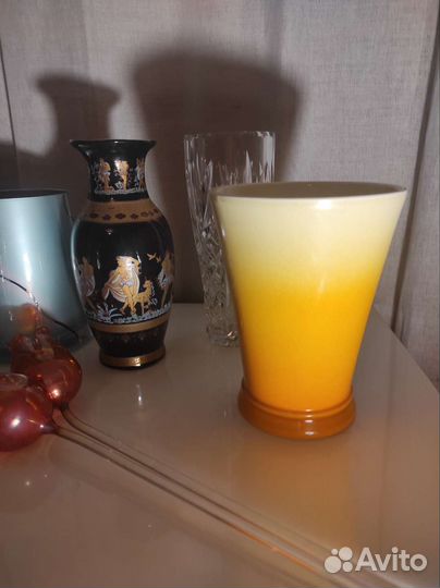 Вазы из хрусталя, керамики, фарфора, стекла и др
