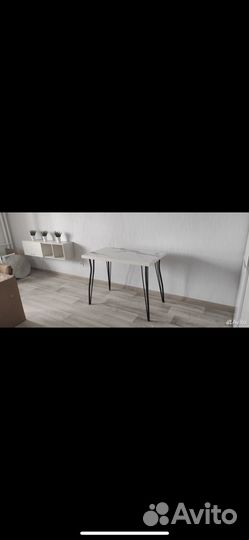 Кухонный стол