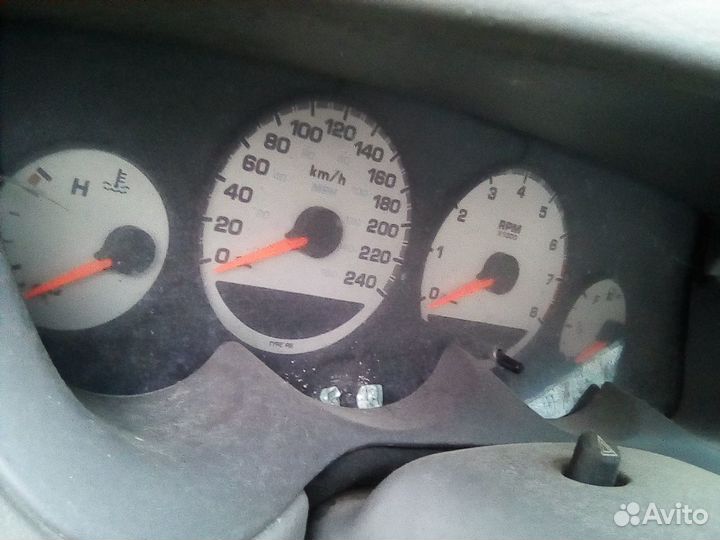 Панель приборов Chrysler Neon2 литра
