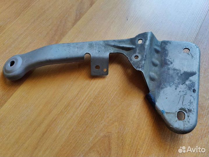 Кронштейн насоса дополнит воздуха vw Jetta 6 10-18