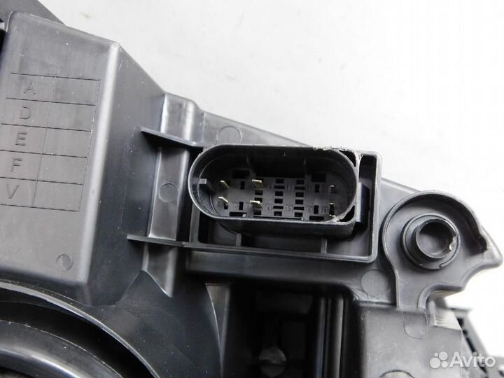 Фара левая Mercedes-Benz C-Class