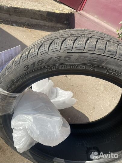 Pirelli Scorpion 275/45 R21