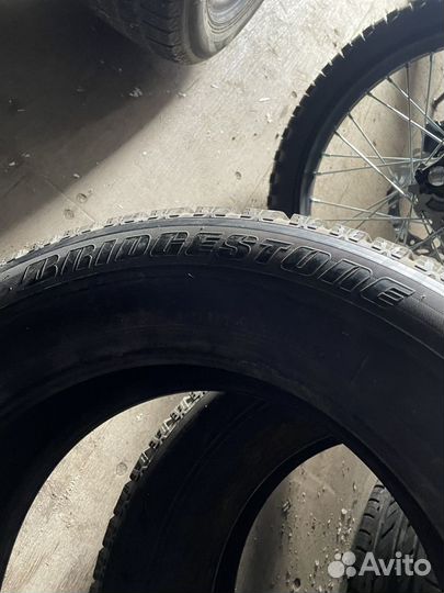 Bridgestone Blizzak Revo GZ 215/60 R16