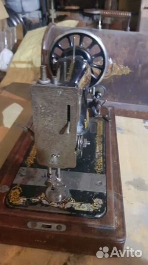 Швейная машина Singer