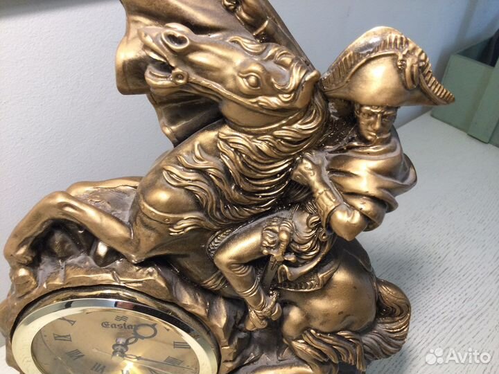 Настольные часы Protege Paris с ручками и Наполеон