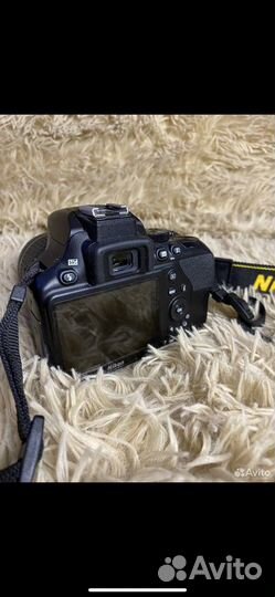 Цифровой фотоаппарат “Nikon D3500”